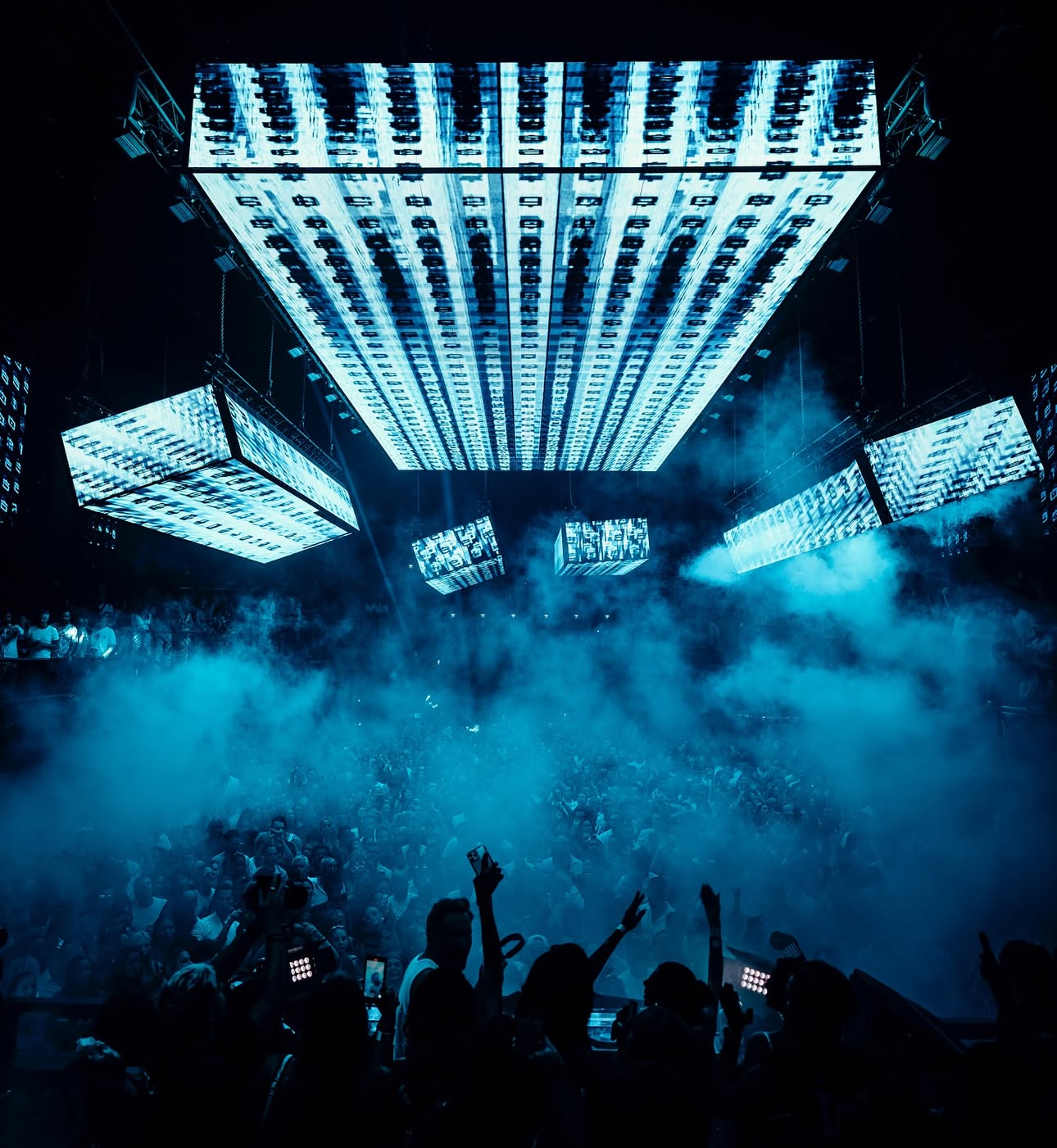 DAVID GUETTA - GALACTIC CIRCUS RED STAGE